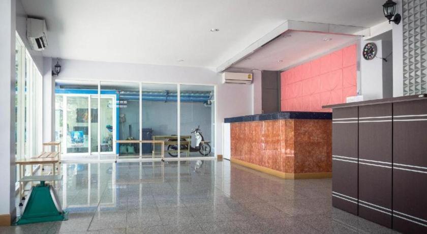 Bird Room Hotel - Pratunam Bangkok Exterior photo