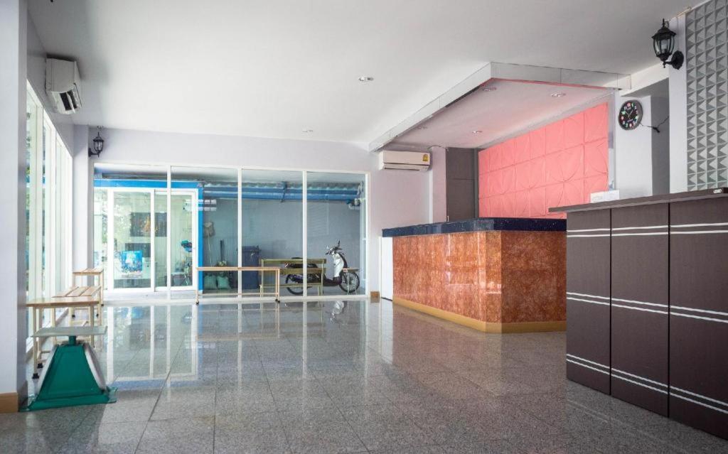 Bird Room Hotel - Pratunam Bangkok Exterior photo